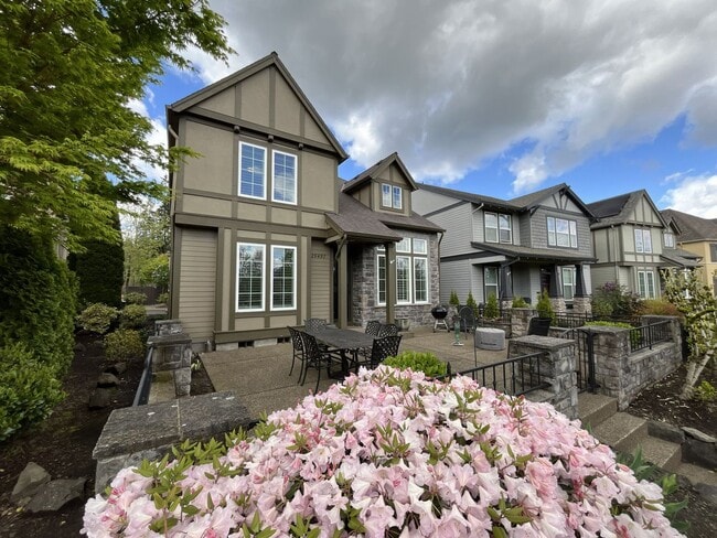 Building Photo - Charming 3 Bedroom Villebois Home with Loft, A/C, Designer Finishes and Community Pool!