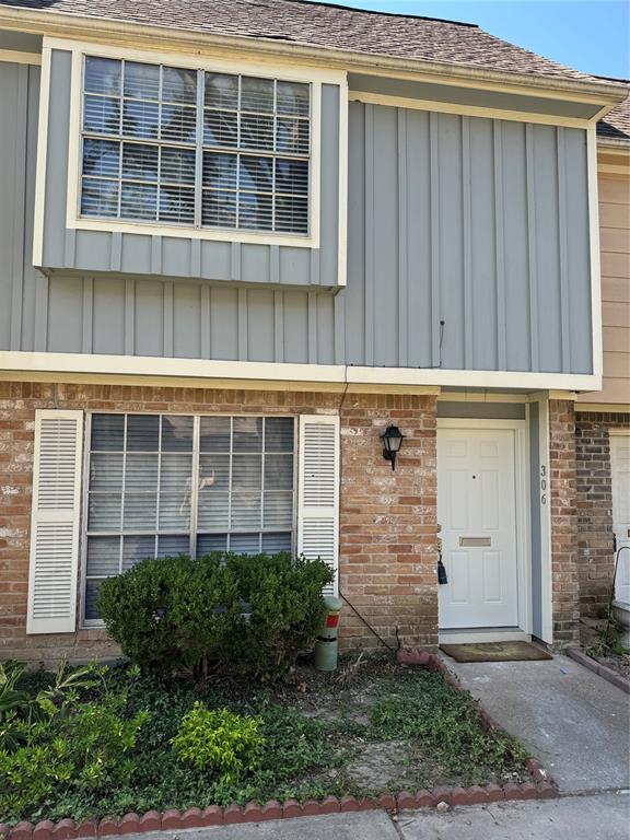 Building Photo - 8102 Amelia Rd