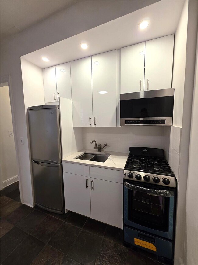 Building Photo - 43-42 45th St
