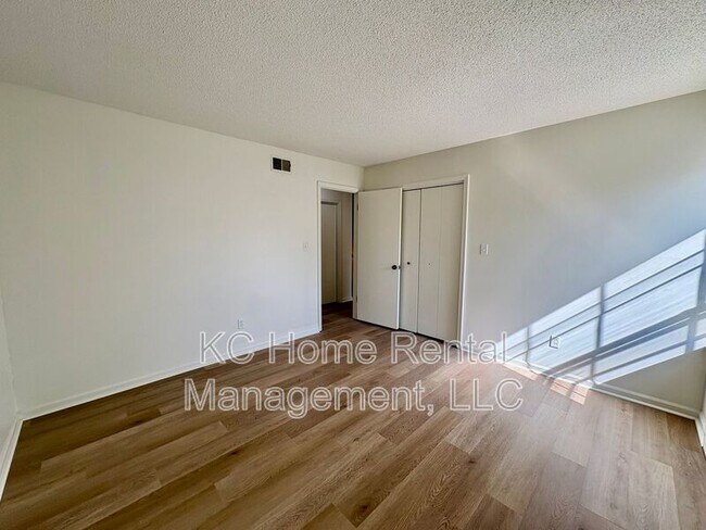 Building Photo - 10205 CedarBrooke Ln