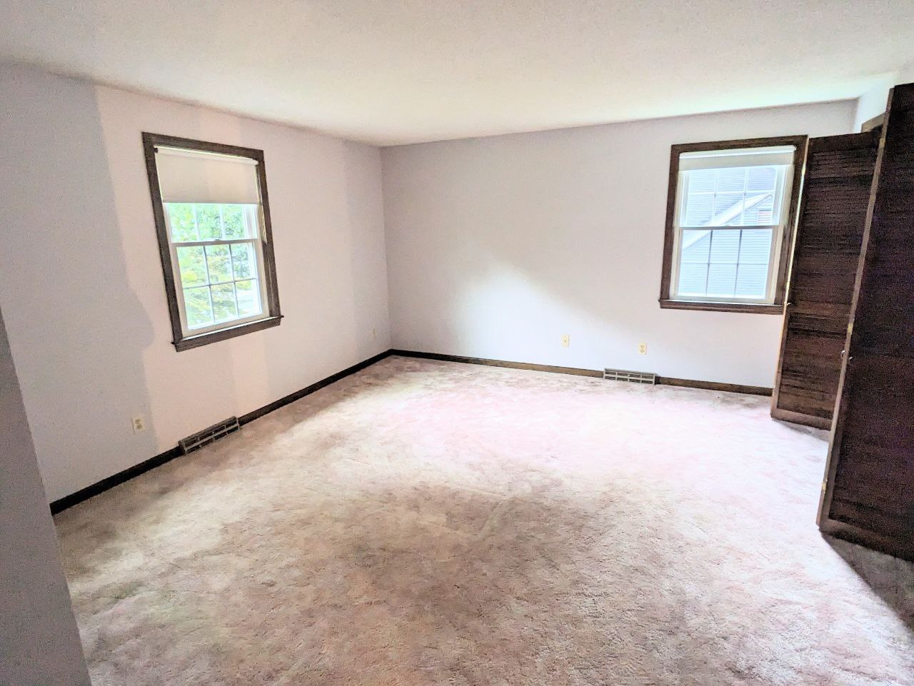 Building Photo - 867 Shaker Rd