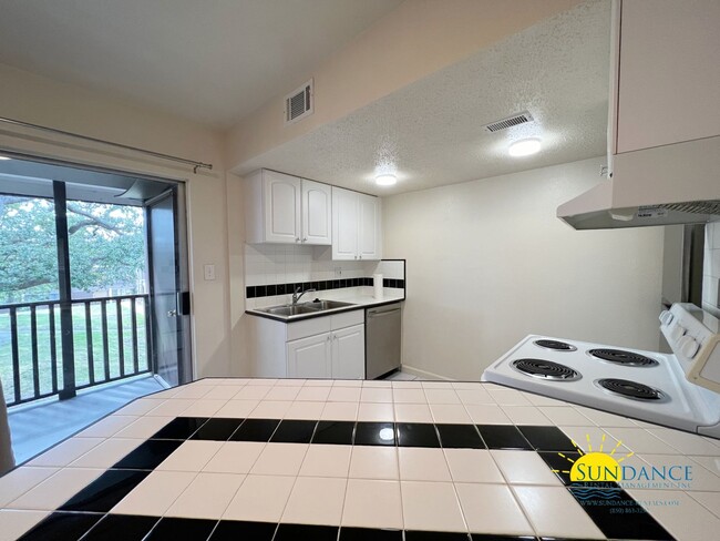 Building Photo - Great 1 Bedroom Condo in Fort Walton Beach!