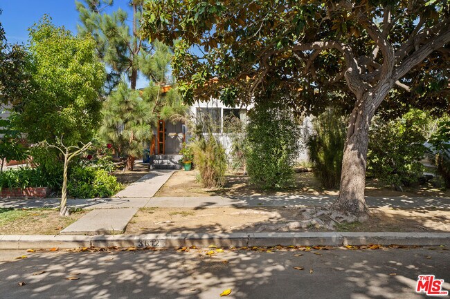 Building Photo - 3612 Greenwood Ave
