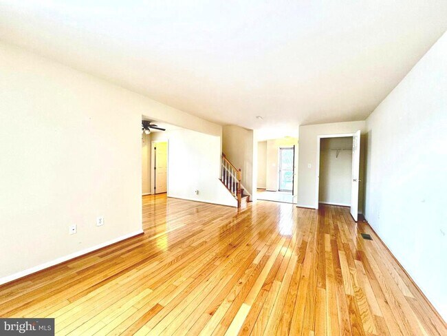 Building Photo - 22006 Stone Pier Ln