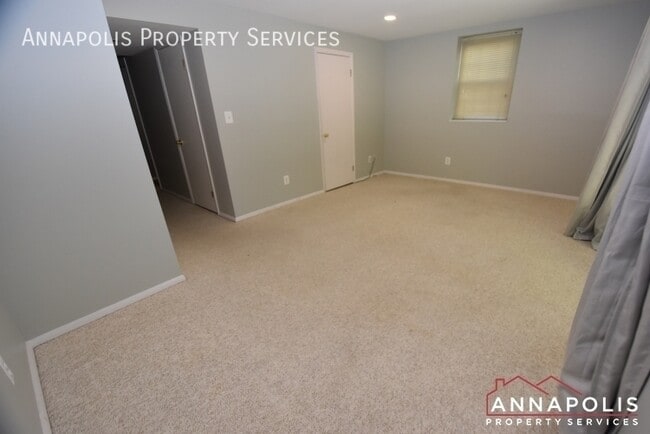 Building Photo - 17 Mooring Point Ct