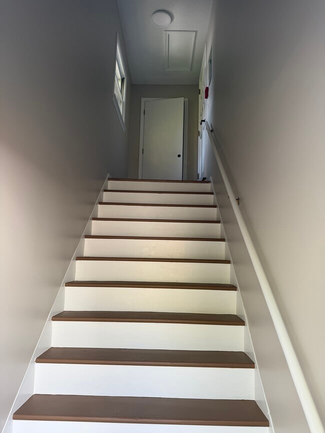 Building Photo - 45 Locust St