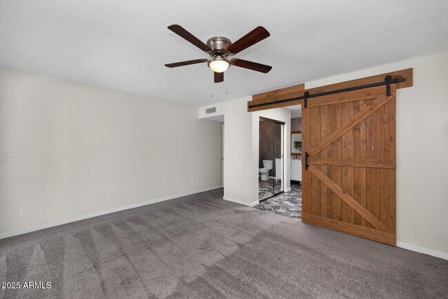 Building Photo - 6614 E Kelton Ln