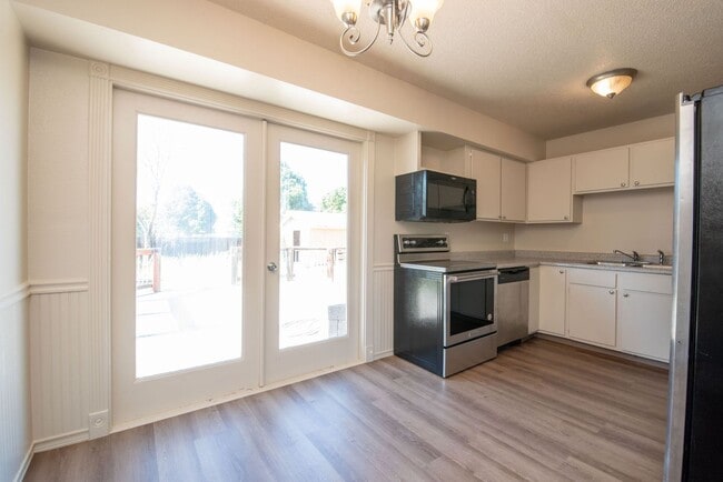 Building Photo - Country Living at its Best in Gilcrest