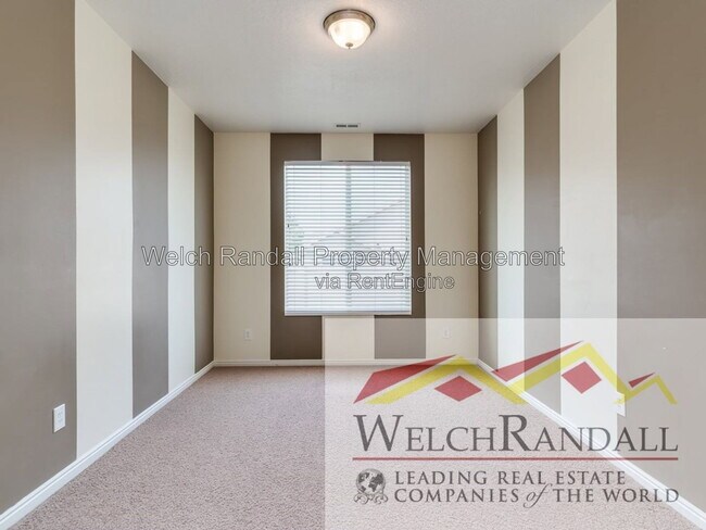 Building Photo - 897 Oxford Dr