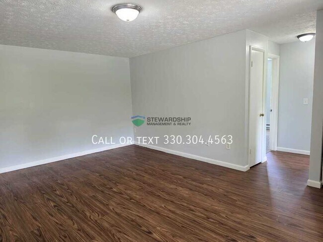Building Photo - 1111 N Elm St