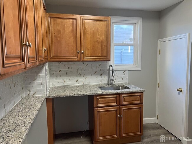 Building Photo - 104 W High St