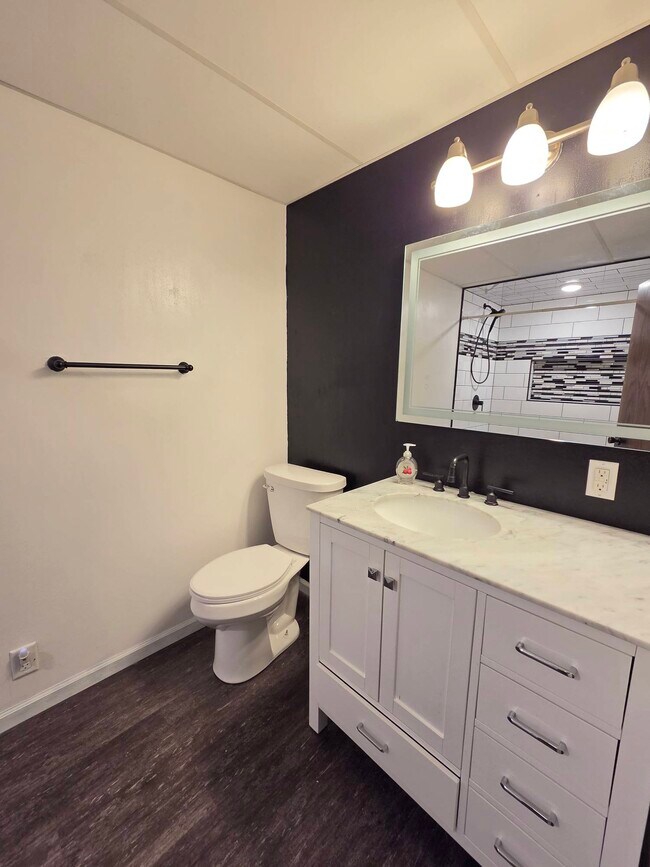 Building Photo - 226451 Kinglet Cir