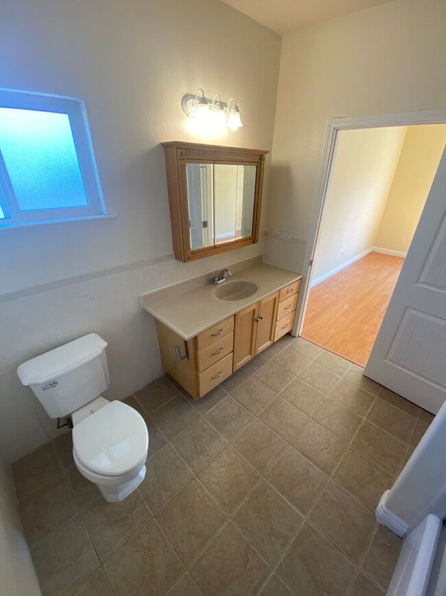 Building Photo - Advent - Three Bedroom House W/ Two Car Ga...