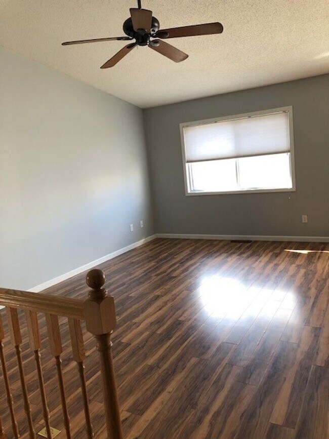 Building Photo - Amber Valley Court Townhome