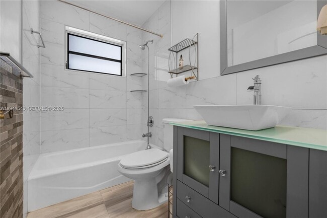 Building Photo - 801 N 70th Ave