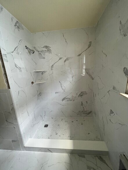 Shower - 84 Tyndall Ave