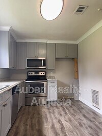 Building Photo - 2010 Cook Rd