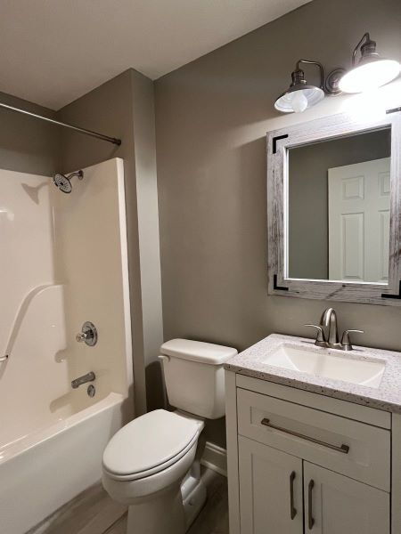 Building Photo - All updated Farragut ranch home in a great...