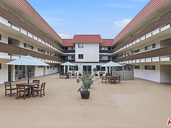 Building Photo - 3939 E