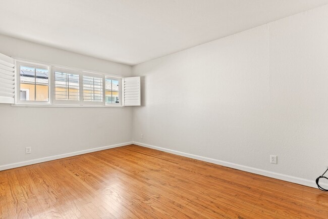 Building Photo - Charming Hayward Home with Modern Upgrades...