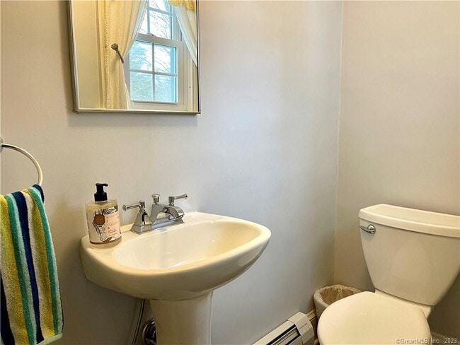 Building Photo - 43 Neck Rd