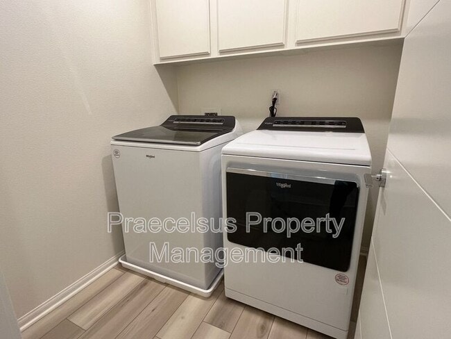 Building Photo - 1475 Suwerte Ave