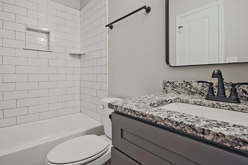 Building Photo - 620 Walnut Woods Dr