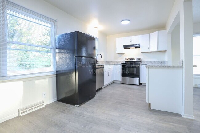 Building Photo - 5916 Camden Ave