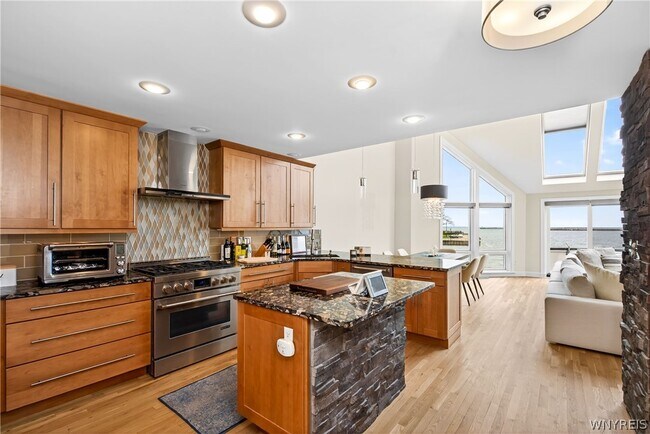 Building Photo - 36 Harbour Pointe Common