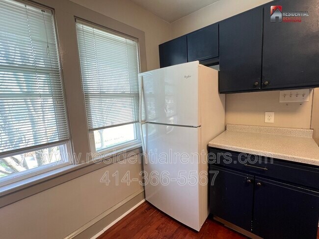 Building Photo - 2002 S 69th St