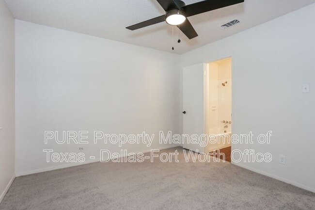 Building Photo - 409 Cousins Ln
