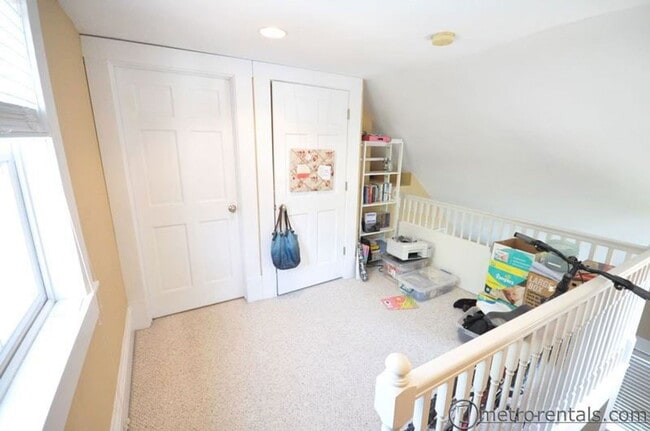 Building Photo - 264 E Kossuth St