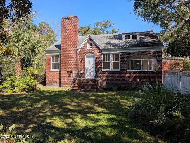 Building Photo - 1429 Azalea Dr