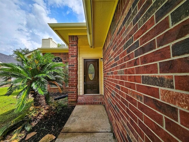 Building Photo - 16611 Creek Trail