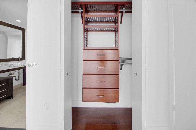 Building Photo - 495 Brickell Ave