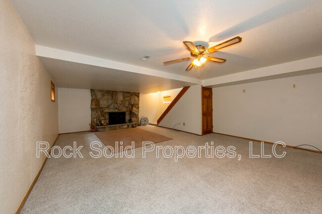 Building Photo - 249 Miller Ln