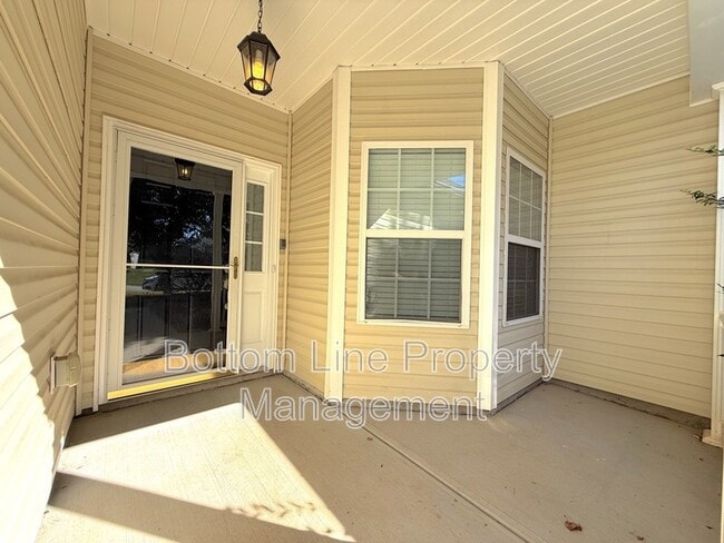 Building Photo - 10226 Highland Creek Cir