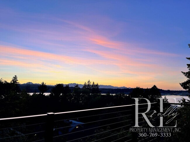 Building Photo - Charming Vintage Retreat with Stunning Views in Port Orchard