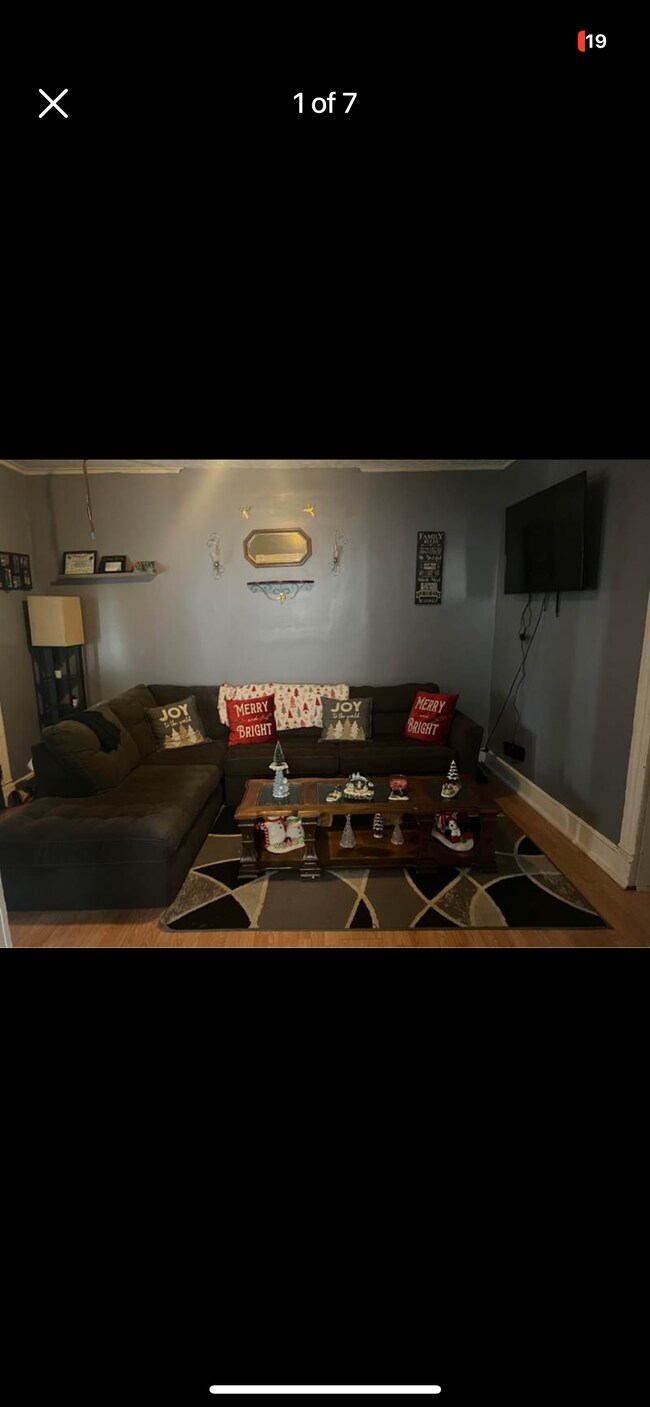 Building Photo - 453 Oak St