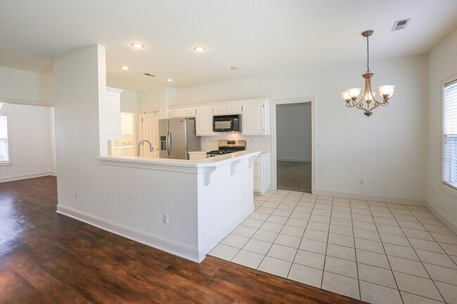 Building Photo - 303 Cross Ln