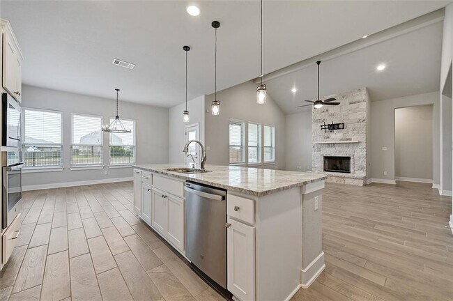 Building Photo - 428 Texon Dr