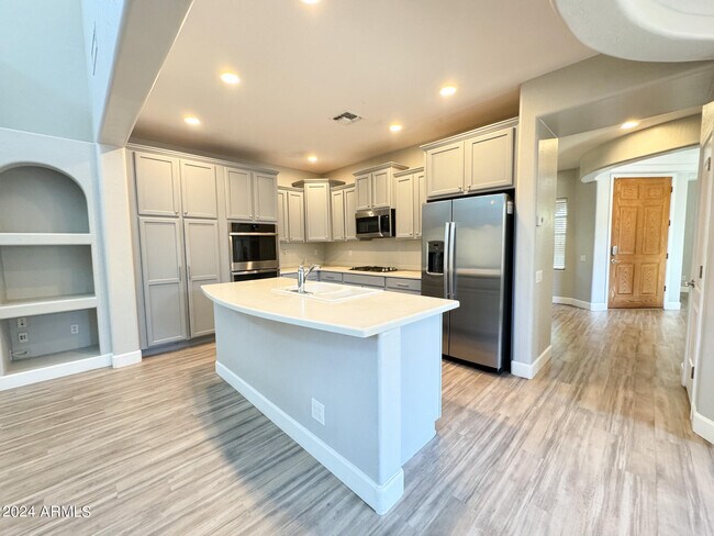 Building Photo - 20959 W Edith Way