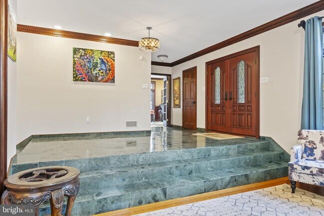 Building Photo - 244 Mathers Rd