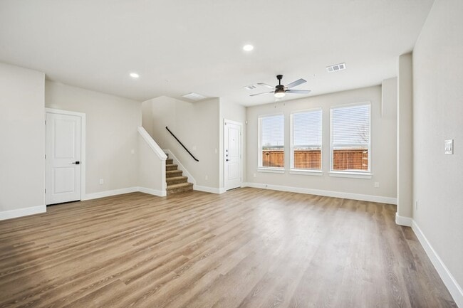 Building Photo - 3432 Taas Dr