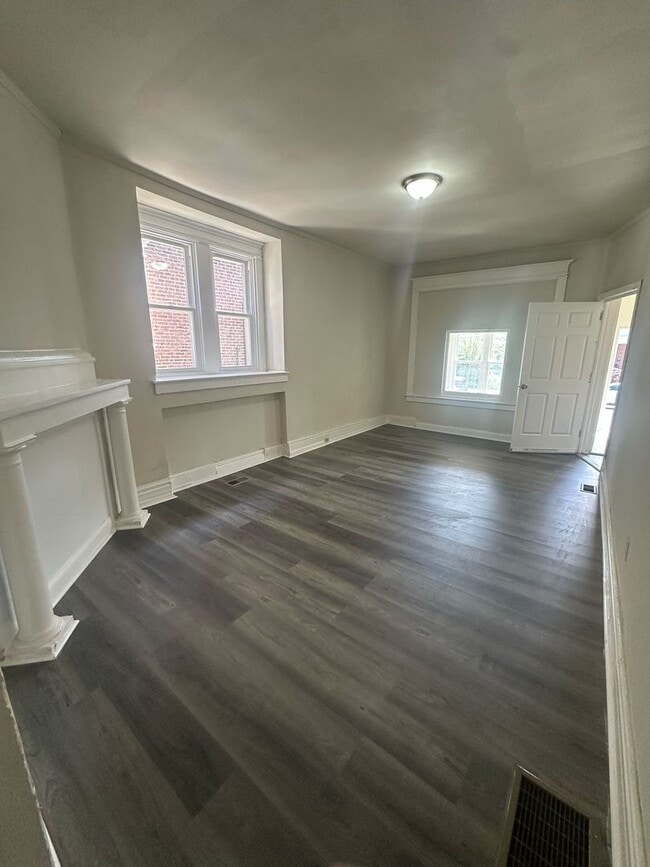 Building Photo - BRAND NEW 2 BEDROOM 1 BATH FIRST FLOOR APARTMENT