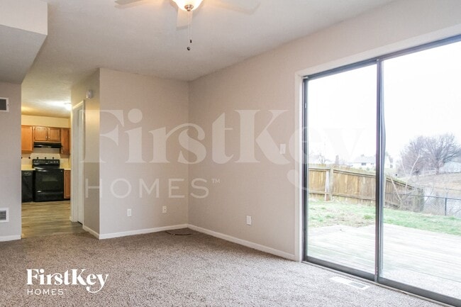 Building Photo - 104 Meadow Creek S Dr