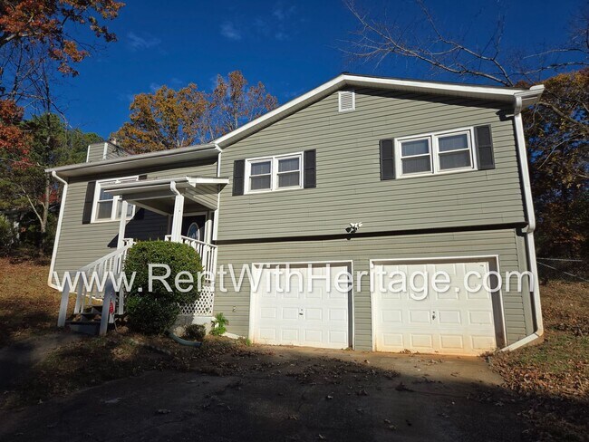 Building Photo - Georgous 3 Bedroom, 2 Bath home with lots of upgrades