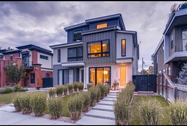 Building Photo - 3528 Stuart St