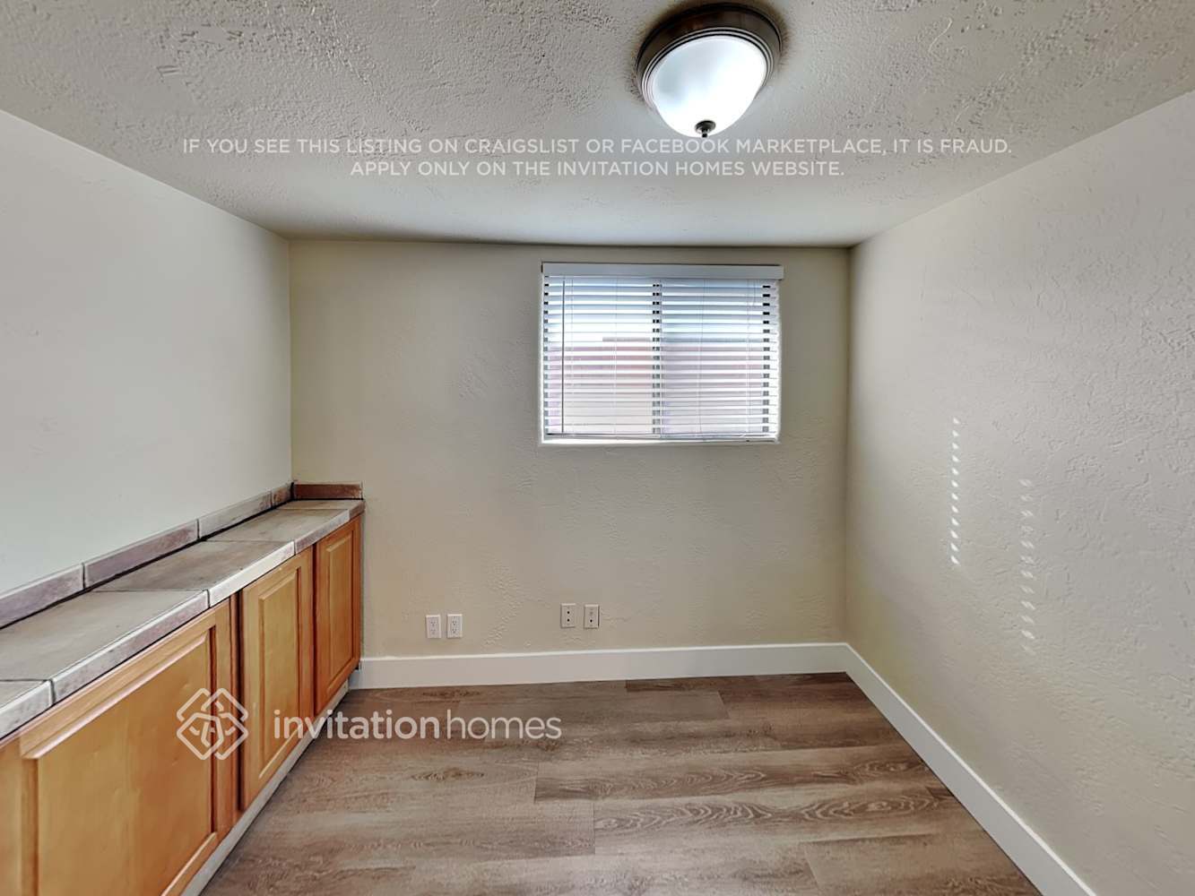 Building Photo - 2627 N 70th Pl