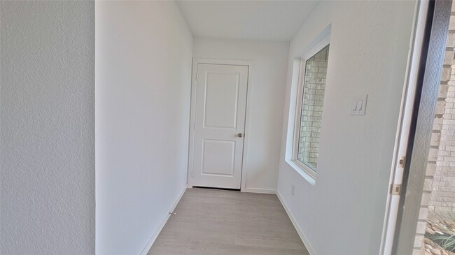 Building Photo - 16806 Old Wagon Wy